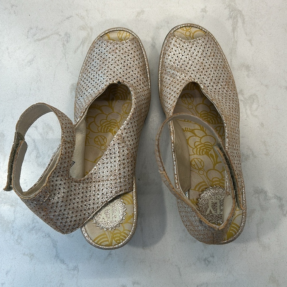 Fly London Yala Leather Perforated Wedges Gold Shimmer Size 9.5 - Picture 8 of 16